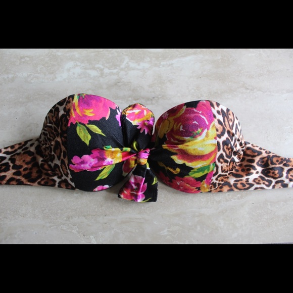 Victoria’s Secret strapless bikini tops - Picture 12 of 15